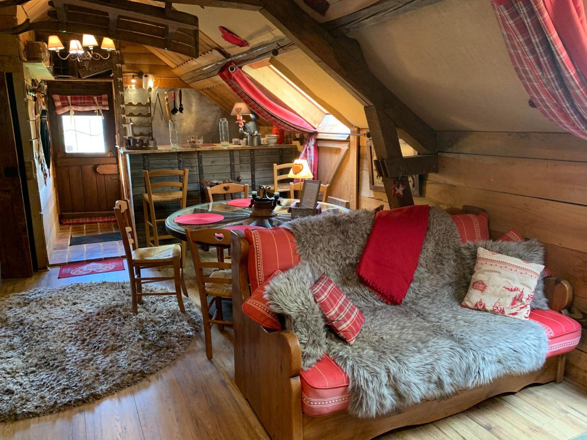 Gite "Le Refuge" Dans Un Domaine De 7Ha Au Calme Vimoutiers Luaran gambar