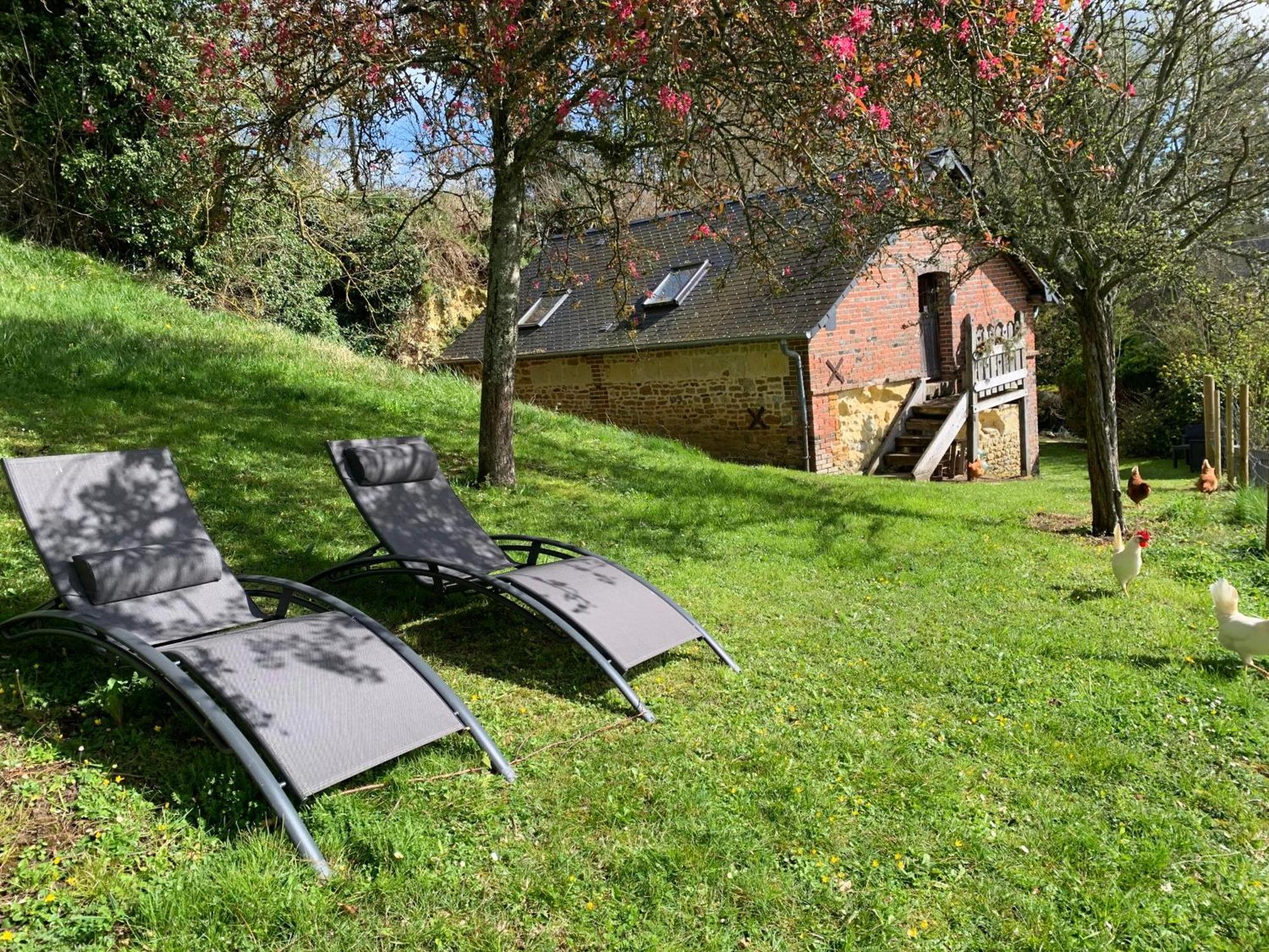 Gite "Le Refuge" Dans Un Domaine De 7Ha Au Calme Vimoutiers Luaran gambar