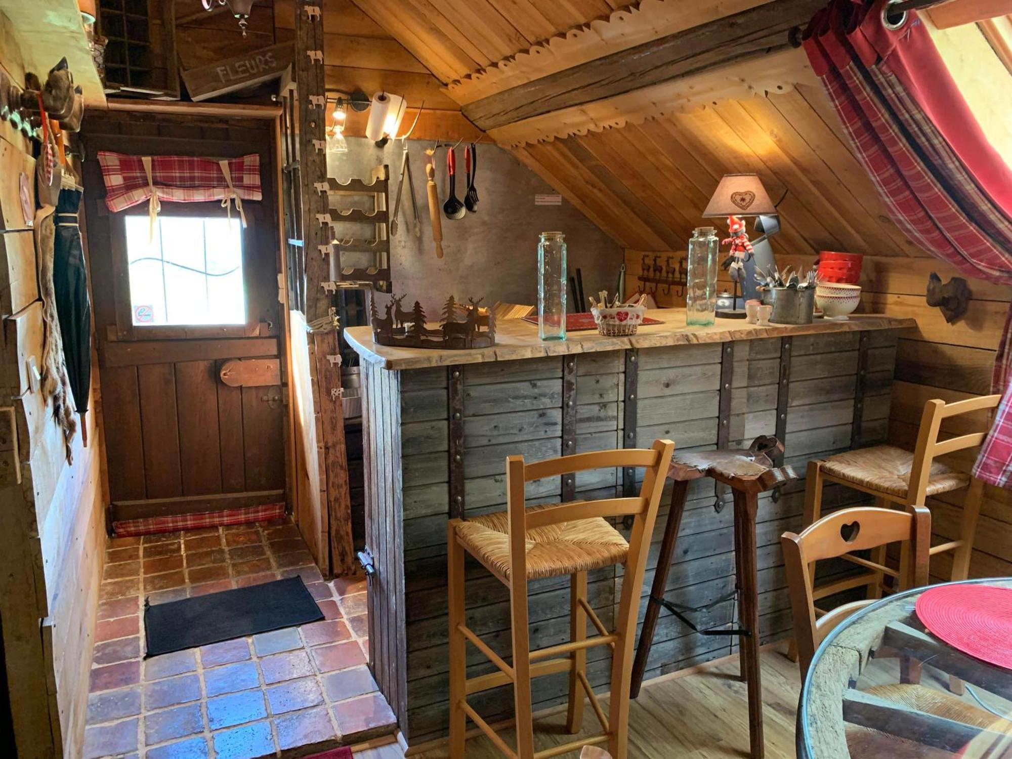 Gite "Le Refuge" Dans Un Domaine De 7Ha Au Calme Vimoutiers Luaran gambar