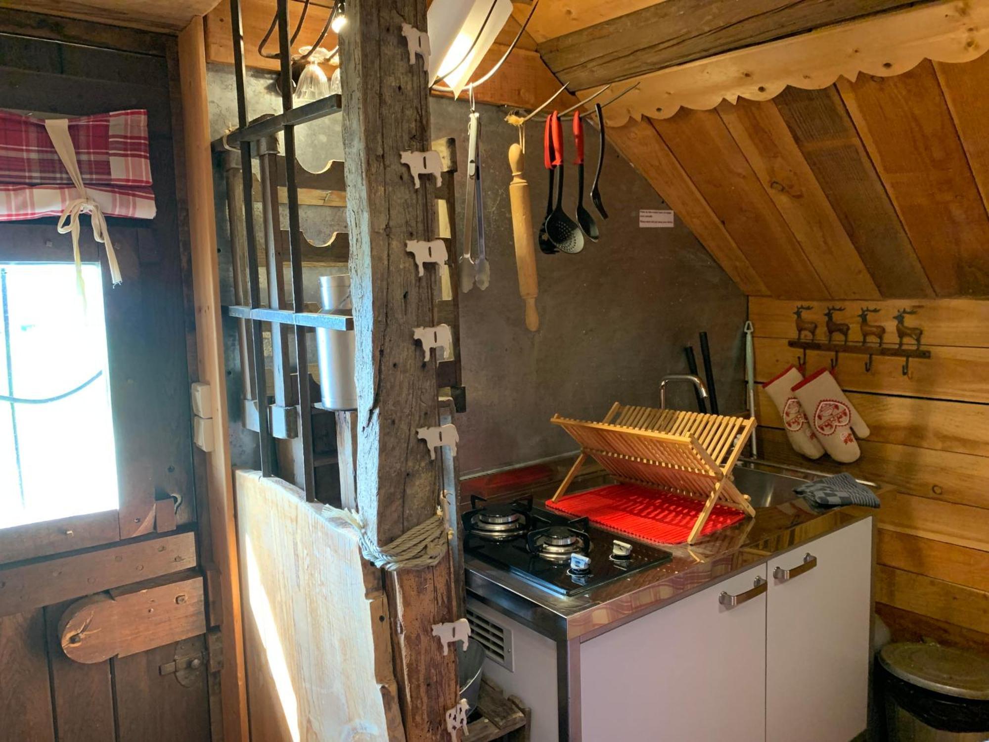 Gite "Le Refuge" Dans Un Domaine De 7Ha Au Calme Vimoutiers Luaran gambar