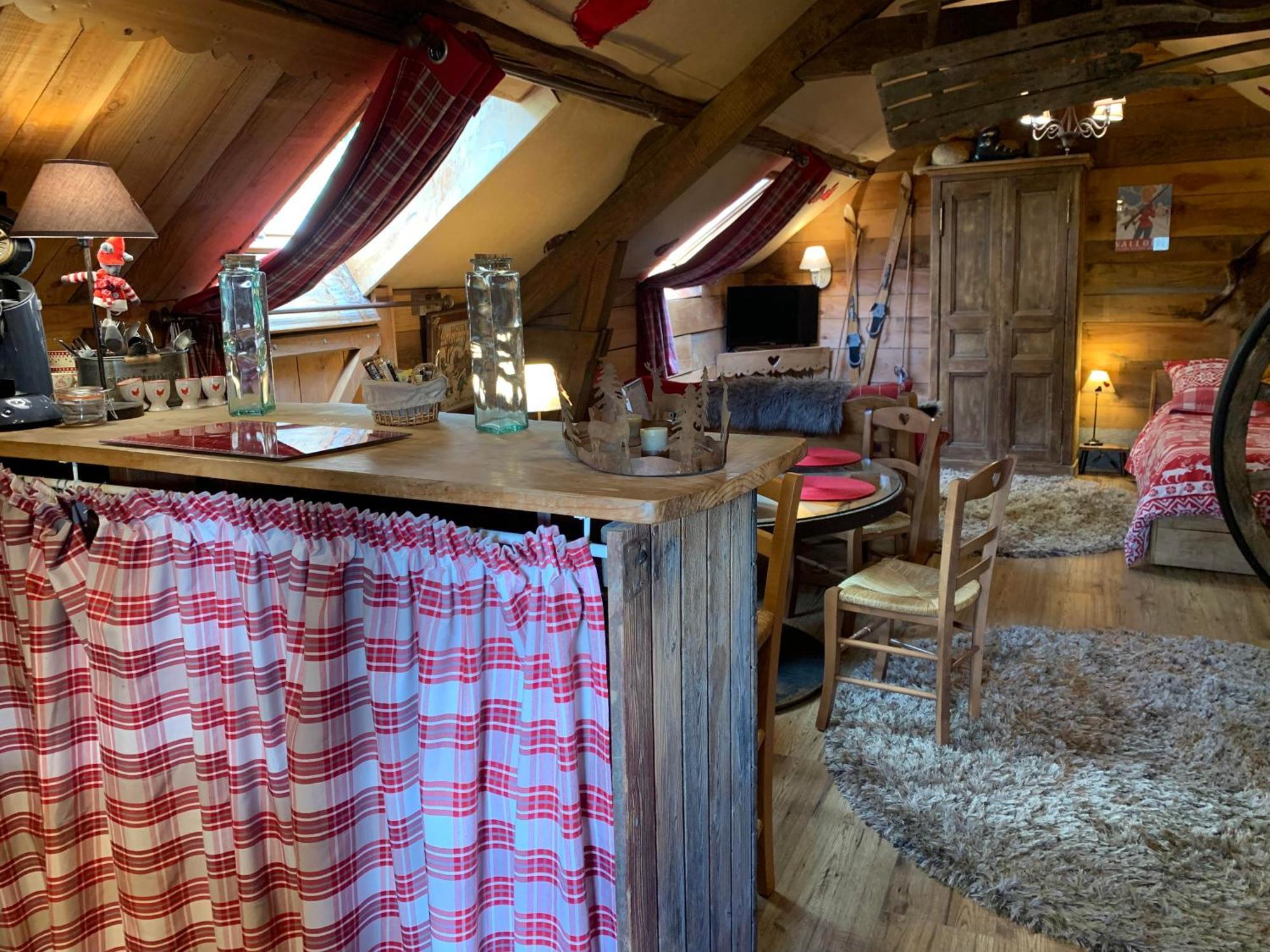 Gite "Le Refuge" Dans Un Domaine De 7Ha Au Calme Vimoutiers Luaran gambar